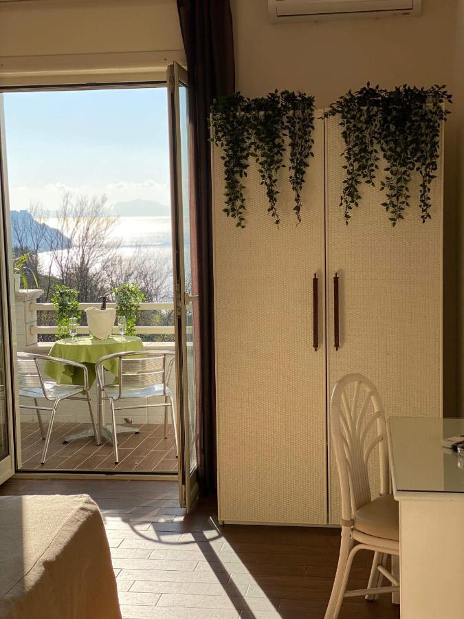 Mini Hotel - Angolo Di Paradiso - Поццуоли Экстерьер фото